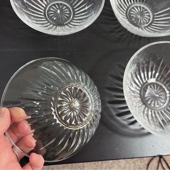 Vintage Cut Glass Dessert Bowls SET of 4- Starburst Pattern - Picture 12 of 15